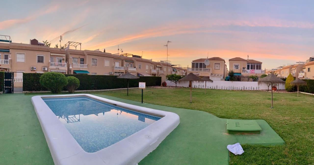 Holiday House Τορεβιέχα Εξωτερικό φωτογραφία